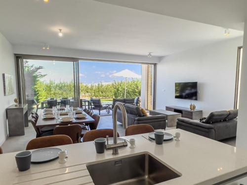 시설, Azure Vista Collection in 파랄림니 시설, Azure Vista Collection in 파랄림니
