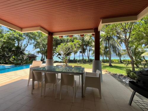 Balcony/terrace, Amatapura Beach Villa 1, SHA Certified near Fossil Shell Beach Balcony/terrace, Amatapura Beach Villa 1, SHA Certified near Fossil Shell Beach