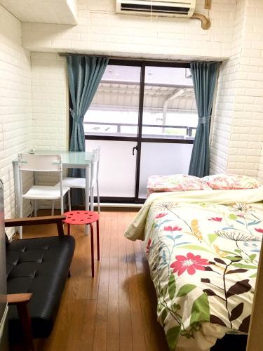 Bed, 4 minute walk to station. Direct to Shibuya and Shinjuku in 35minutes in Yamato Bed, 4 minute walk to station. Direct to Shibuya and Shinjuku in 35minutes in Yamato