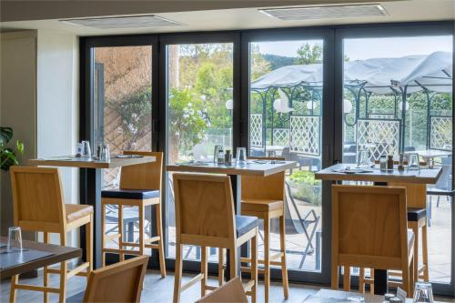 Noemys Toulon La Valette - Hotel restaurant avec piscine in La Valette-du-Var Noemys Toulon La Valette - Hotel restaurant avec piscine in La Valette-du-Var