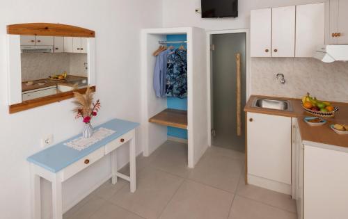 Sarantis Suites & Apartments in Мілос Sarantis Suites & Apartments in Мілос