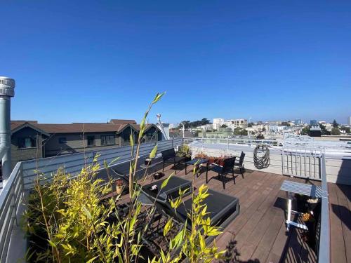 Stylish Nopa Penthouse, Remote Work Friendly near San Francisco Botanical Garden Stylish Nopa Penthouse, Remote Work Friendly near San Francisco Botanical Garden