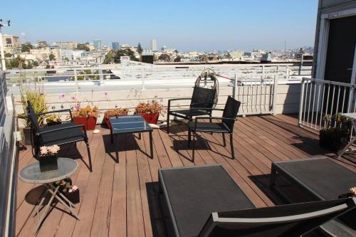 Stylish Nopa Penthouse, Remote Work Friendly near San Francisco Botanical Garden Stylish Nopa Penthouse, Remote Work Friendly near San Francisco Botanical Garden