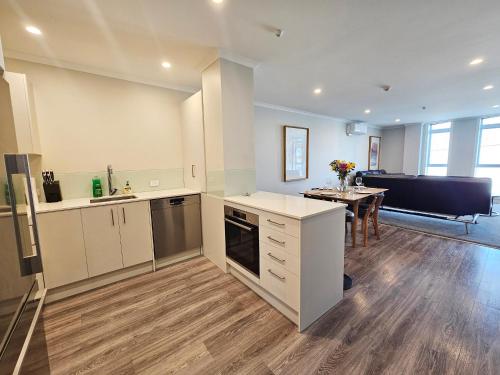 Spacious & Luxurious Newtown Central in Newtown Spacious & Luxurious Newtown Central in Newtown