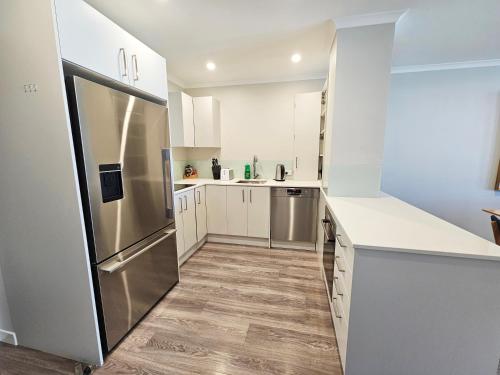 Spacious & Luxurious Newtown Central in Newtown Spacious & Luxurious Newtown Central in Newtown