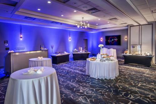 회의실/연회장, DoubleTree by Hilton Monroe Township Cranbury in 로스무어 회의실/연회장, DoubleTree by Hilton Monroe Township Cranbury in 로스무어