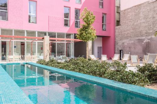 Swimming pool, Madrid Live Coworking - SELF SERVICE - in La Latina Swimming pool, Madrid Live Coworking - SELF SERVICE - in La Latina