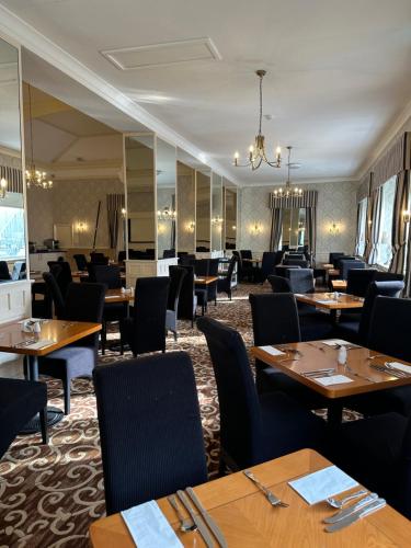 Restaurant, The Clifton Hotel Scarborough in Scarborough Restaurant, The Clifton Hotel Scarborough in Scarborough