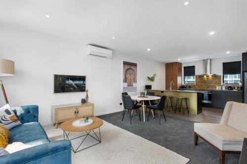 Simply The Best CBD 3 Mins Plus Garage