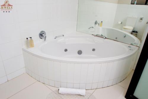 Bathroom, JFT Jewels Guest House in Nahoon Mouth Bathroom, JFT Jewels Guest House in Nahoon Mouth
