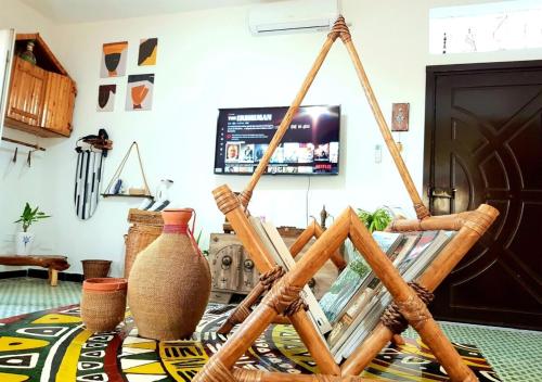 Shared lounge/TV area, The African Story in La Marsa Shared lounge/TV area, The African Story in La Marsa