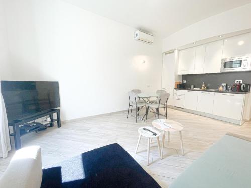 Tony Allard By Winsome Destination 2E