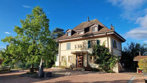 Зовнішній вигляд готелю, Attic Apartement - Penthouse 2 Bedrooms in Крісьєр Зовнішній вигляд готелю, Attic Apartement - Penthouse 2 Bedrooms in Крісьєр