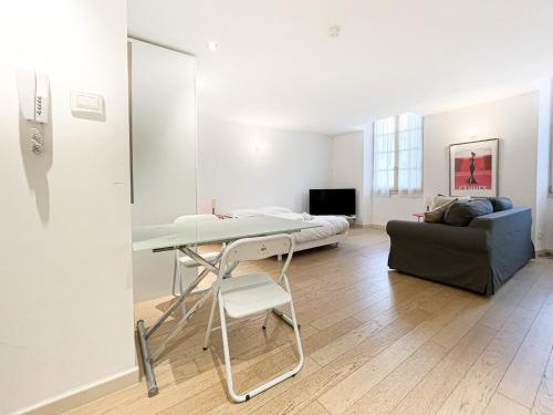 Tony Allard By Winsome Destination 3F