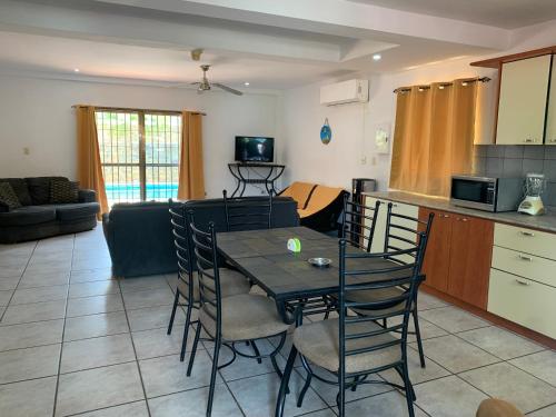 Kitchen, Appartement spacieux a quelques pas de la plage Casa el Pozo in Playa El Agua Kitchen, Appartement spacieux a quelques pas de la plage Casa el Pozo in Playa El Agua