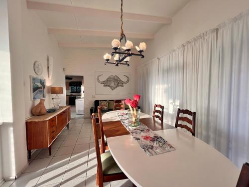Удобства, B'Lenghi Beach House in Зимбали Коастал Естейт Удобства, B'Lenghi Beach House in Зимбали Коастал Естейт