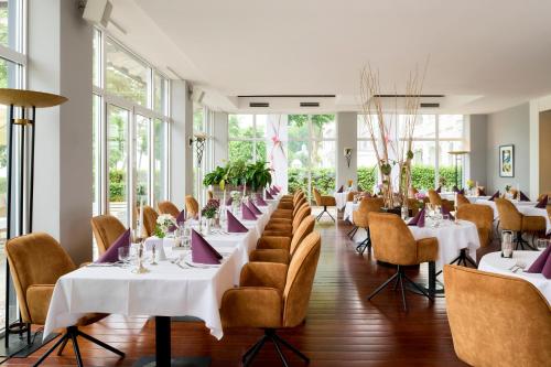 مطعم, Grand Hotel Binz in أوستسيباد بنز مطعم, Grand Hotel Binz in أوستسيباد بنز