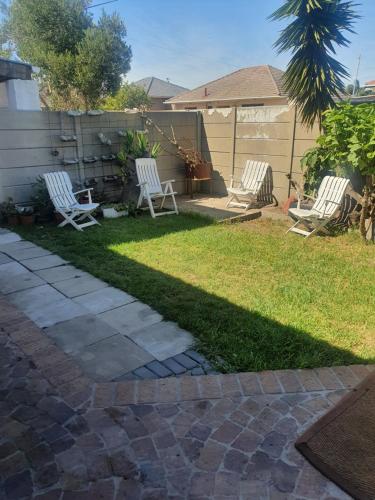 Ludinz guest house near Cape Town International Airport Ludinz guest house near Cape Town International Airport