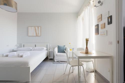 Bande Nere MM1 - Modern Studio with balcony!