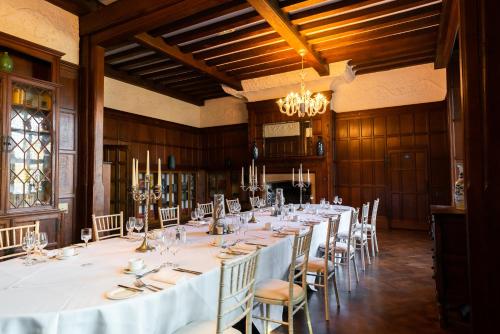 قاعة للمآدب, Fanhams Hall, Exclusive Collection in Ware قاعة للمآدب, Fanhams Hall, Exclusive Collection in Ware