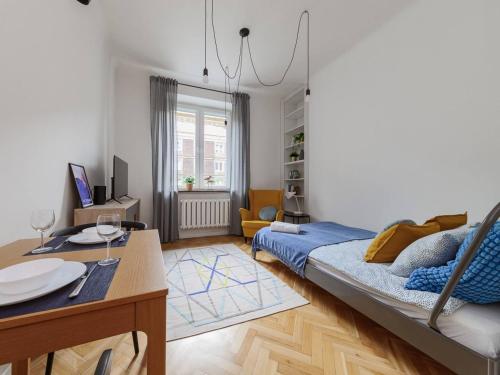 Canary Corner Studio City Centre