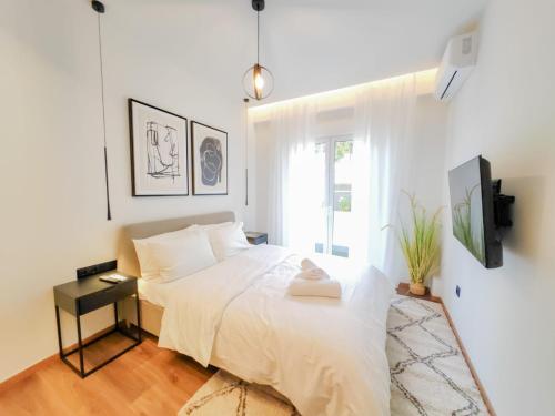 Ant16 - New York Stylish Design in Athens