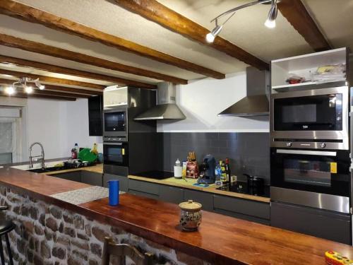 Konyha, Grande maison conviviale à Flamanville avec jardin clos (Grande maison conviviale a Flamanville avec jardin clos) in Les Pieux Konyha, Grande maison conviviale à Flamanville avec jardin clos (Grande maison conviviale a Flamanville avec jardin clos) in Les Pieux