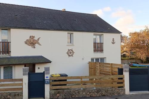 A szálláshely kívülről, Grande maison conviviale à Flamanville avec jardin clos (Grande maison conviviale a Flamanville avec jardin clos) in Les Pieux A szálláshely kívülről, Grande maison conviviale à Flamanville avec jardin clos (Grande maison conviviale a Flamanville avec jardin clos) in Les Pieux