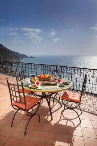Flatiron app 2 by Sosòre Holiday Homes - Amalfi Coast