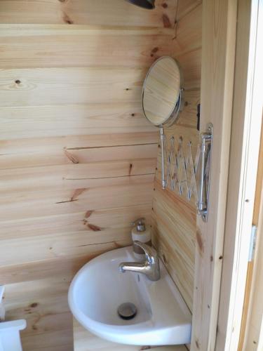 This photo about Casa a Lago shared on HyHotel.com