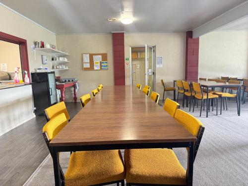 ห้องครัว, The Crossing Lodge and Backpackers in อุทยานแห่งชาติทองการิโร ห้องครัว, The Crossing Lodge and Backpackers in อุทยานแห่งชาติทองการิโร