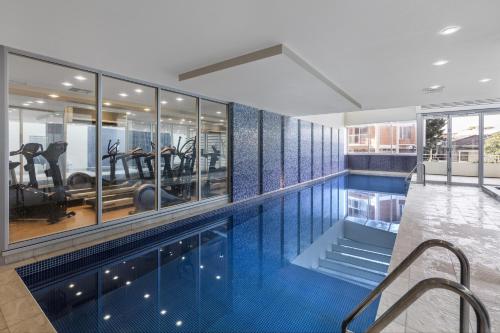 Zwembad, Oaks Glenelg Liberty Suites in Glenelg Zwembad, Oaks Glenelg Liberty Suites in Glenelg