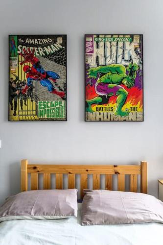 5 bedroom house, free parking, near football, sleeps 8