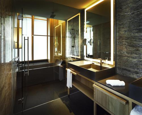 PARKROYAL COLLECTION Pickering, Singapore (SG Clean Certified) in CBD PARKROYAL COLLECTION Pickering, Singapore (SG Clean Certified) in CBD