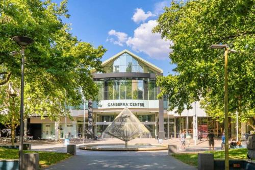 Canberra City - Parking - Self check-in - Pool in Majura Canberra City - Parking - Self check-in - Pool in Majura