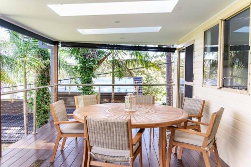 Erkély/terasz, Newly renovated 4 bedroom home in Newport with Pittwater views in Northern Beaches Erkély/terasz, Newly renovated 4 bedroom home in Newport with Pittwater views in Northern Beaches