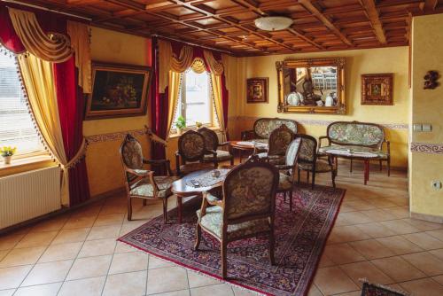 Общ салон/телевизионна зона, Hotel Grande in Целе Общ салон/телевизионна зона, Hotel Grande in Целе