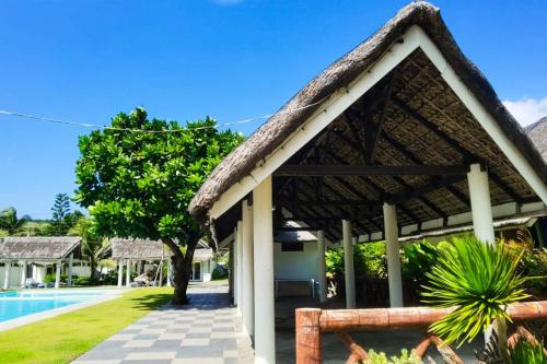 游泳池, 伊卡尼冲浪度假村 (Ikani Surf Resort) in 帕古普 游泳池, 伊卡尼冲浪度假村 (Ikani Surf Resort) in 帕古普