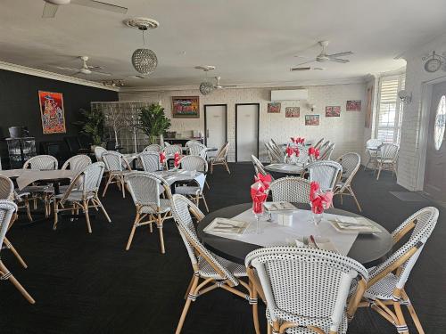 Restaurant, Cameo Inn Motel in West Wyalong Restaurant, Cameo Inn Motel in West Wyalong
