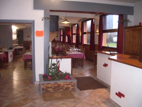 This photo about Sully Citotel La Roche Sur Yon shared on HyHotel.com