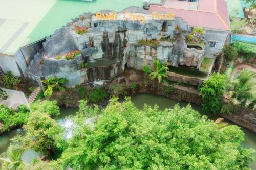 Khu du lịch Suối Ong (Khu du lich Suoi Ong) in Buon Buor Khu du lịch Suối Ong (Khu du lich Suoi Ong) in Buon Buor