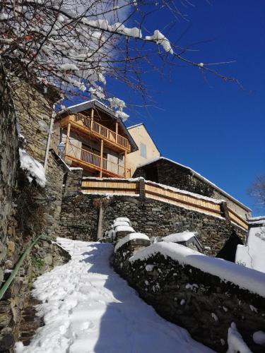 Grande maison de village, rénovation écologique (Grande maison de village, renovation ecologique) in Viella Grande maison de village, rénovation écologique (Grande maison de village, renovation ecologique) in Viella