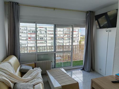 Балкон/тераса, Chambre cosy pour nuit agréable (Chambre cosy pour nuit agreable) in Мелун Балкон/тераса, Chambre cosy pour nuit agréable (Chambre cosy pour nuit agreable) in Мелун