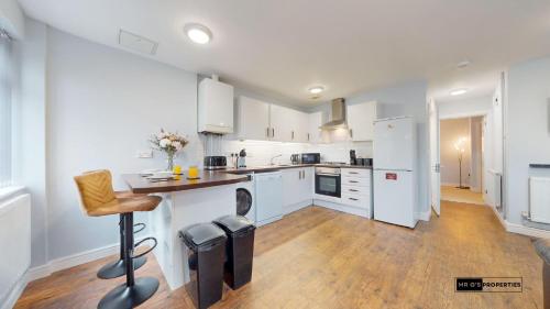 Cardiff city centre with free parking near Roath Park Cardiff city centre with free parking near Roath Park