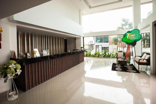 ロビー, トーン コンドレント ホテル (Tone Condorent Hotel) in チャチュンサオ ロビー, トーン コンドレント ホテル (Tone Condorent Hotel) in チャチュンサオ