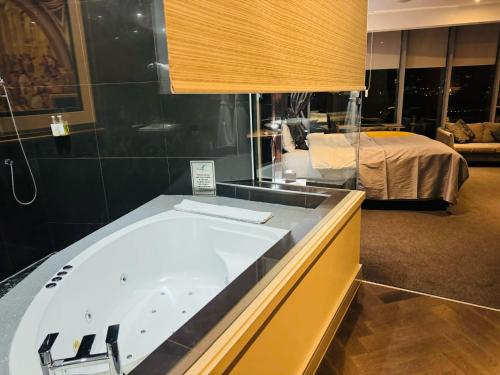 Rafayel Hotel & Spa in Wandsworth Rafayel Hotel & Spa in Wandsworth