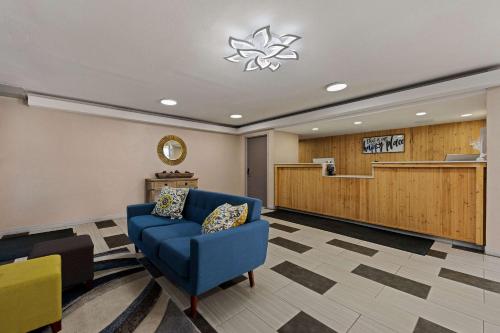 Lobby, Econo Lodge in Rockford (IL) Lobby, Econo Lodge in Rockford (IL)