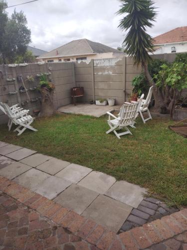 Ludinz Guest House, Self catering near Cape Town International Airport Ludinz Guest House, Self catering near Cape Town International Airport