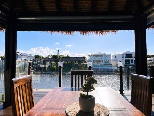 Waterfront Haven Balinese Villa at Bundall in Bundall Waterfront Haven Balinese Villa at Bundall in Bundall
