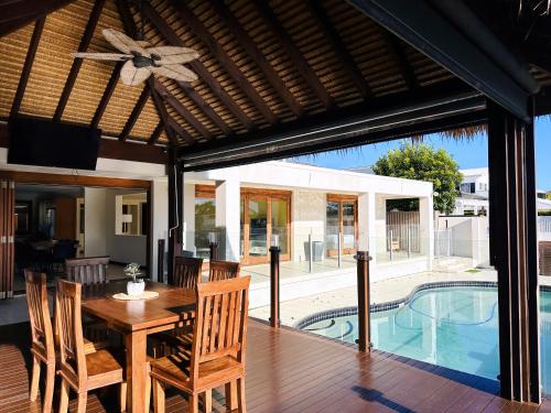Waterfront Haven Balinese Villa at Bundall in Bundall Waterfront Haven Balinese Villa at Bundall in Bundall